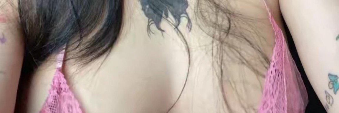 ÚT KHỜ banner