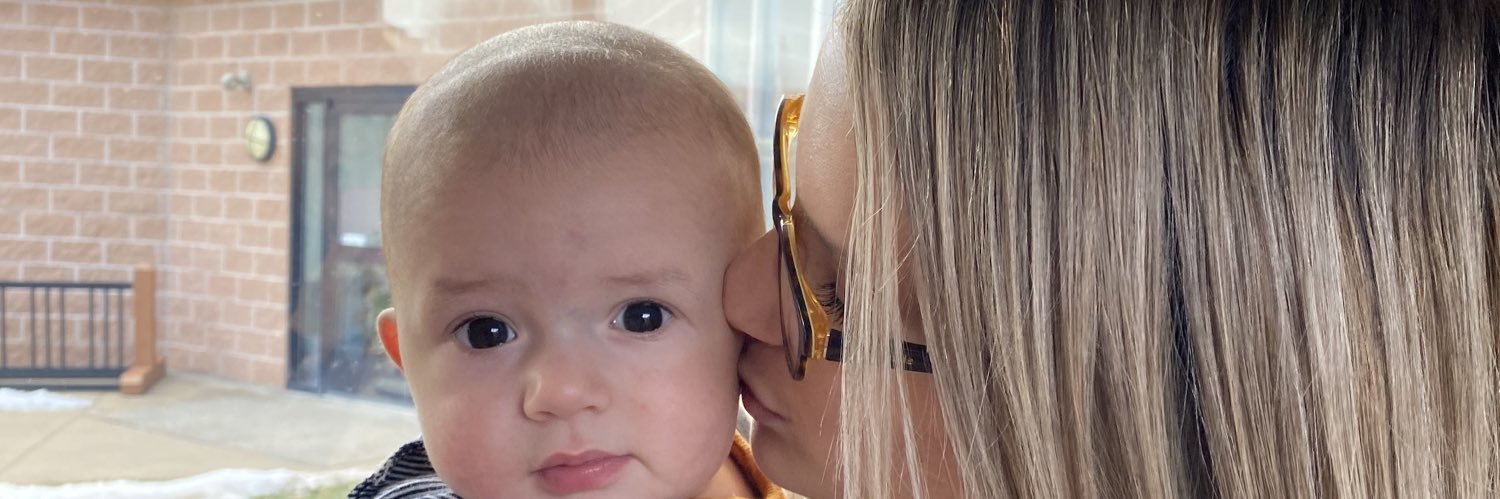 erinweaver33's profile banner image