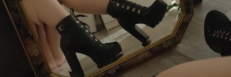 Domina Chloé & Julie 👯‍♀️ banner