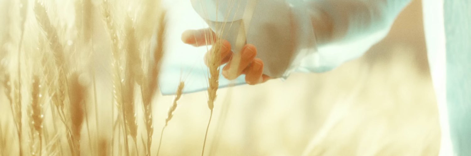 hue__08's profile banner image
