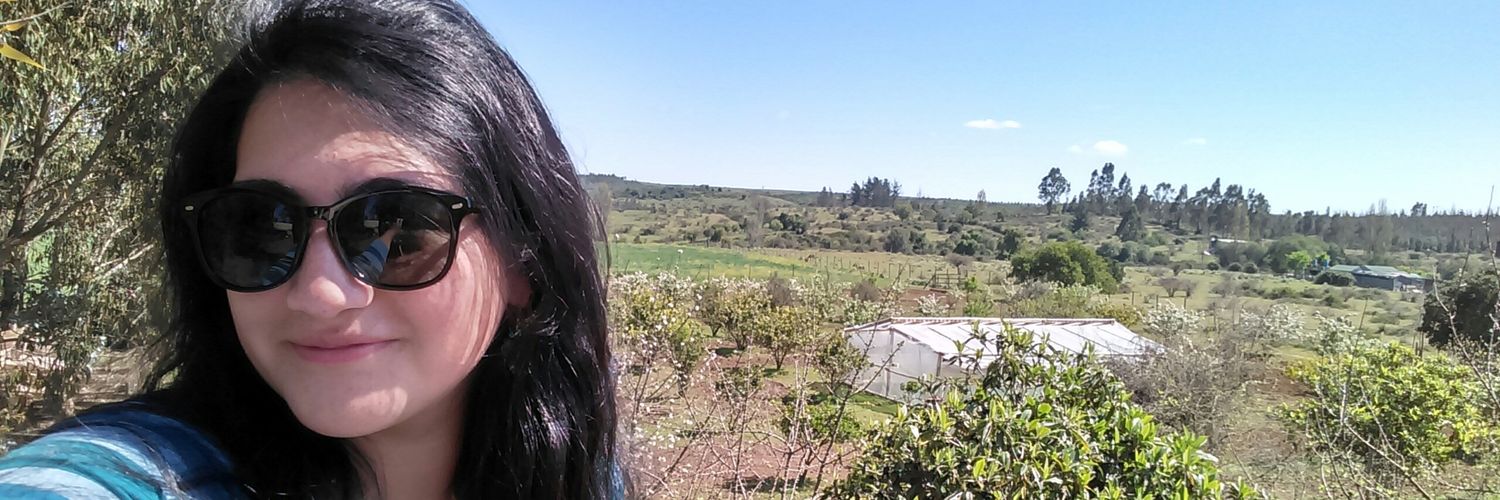 loreatenas's profile banner image