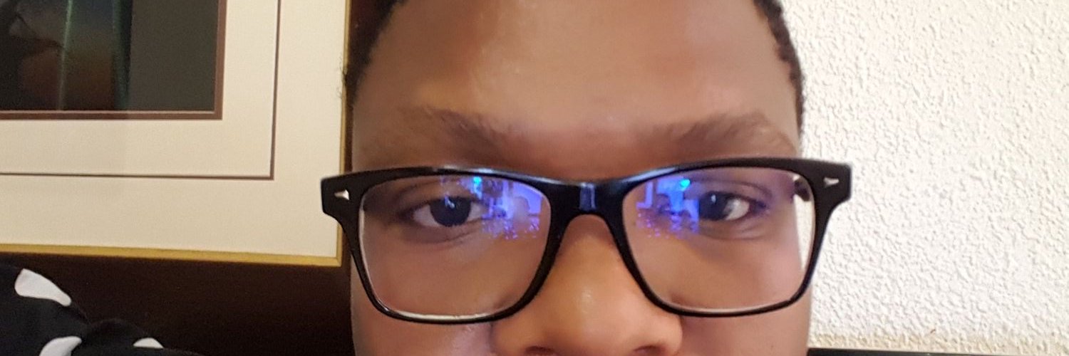 phutinw's profile banner image