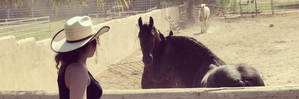 Andreaa_Parra21's profile banner image