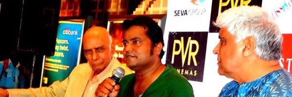 vijay akela banner