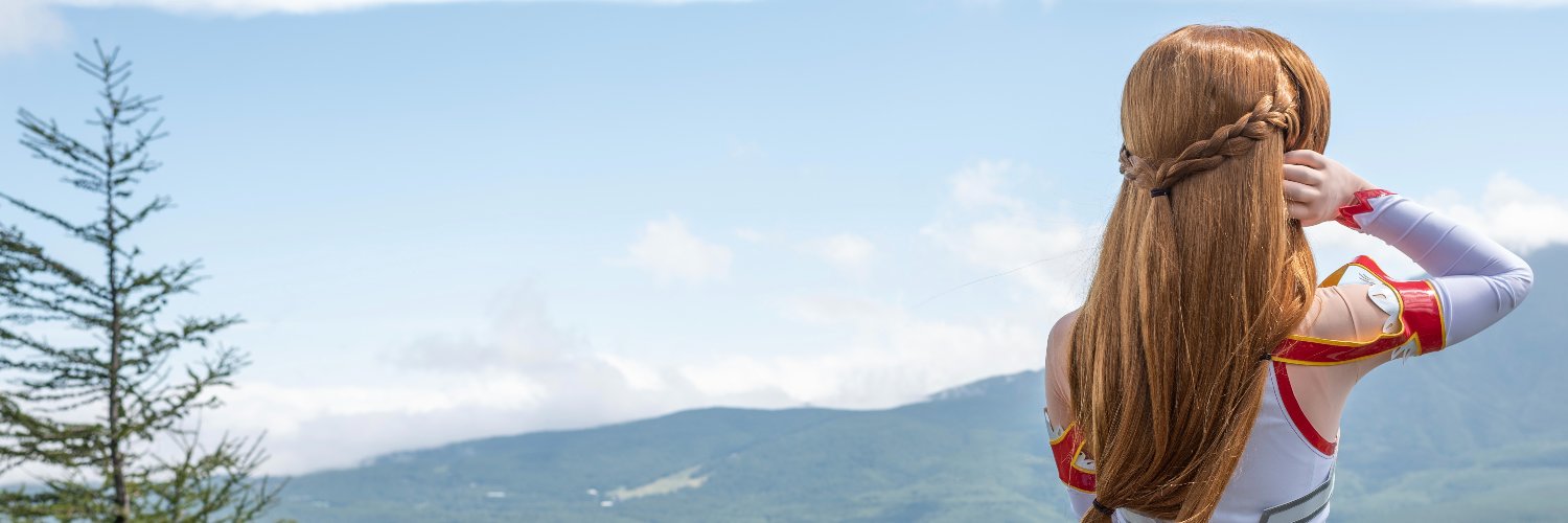 e__nae__na's profile banner image
