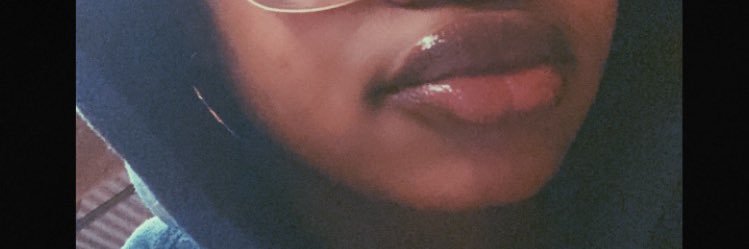 q_ariiee's profile banner image