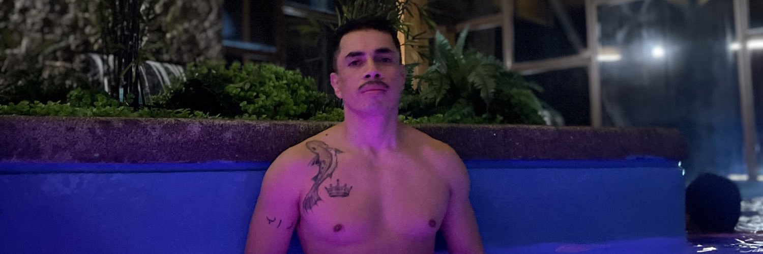 v_lawrence's profile banner image