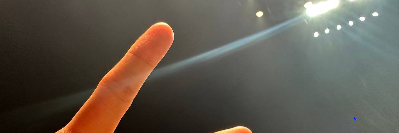 Bee ._. banner