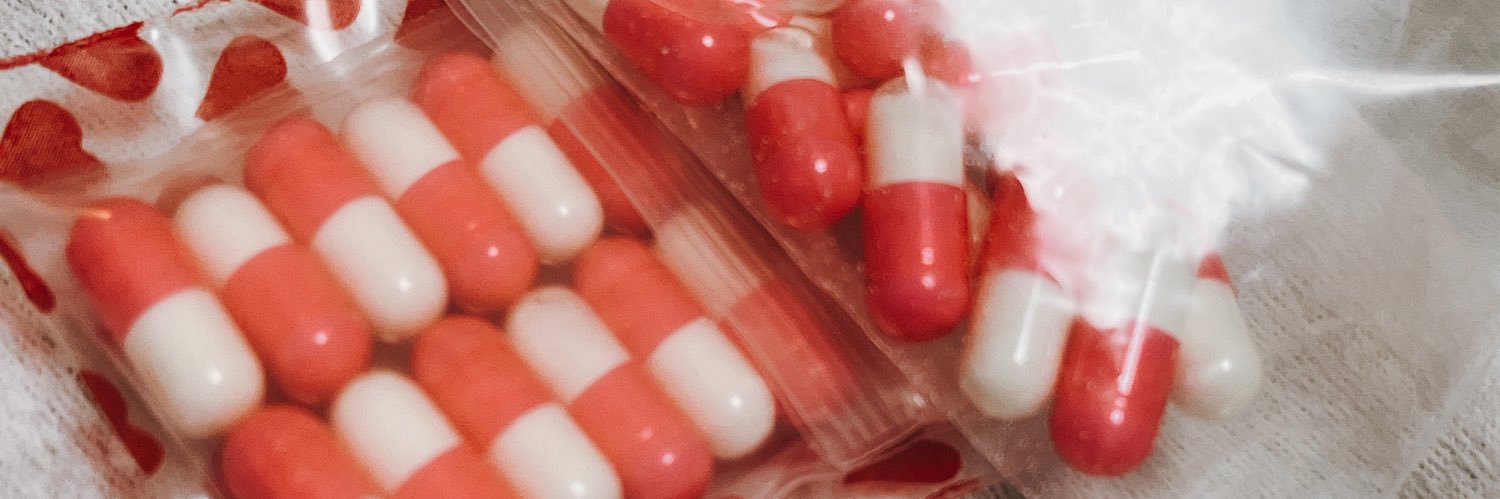 ℚ𝕦𝕖𝕖𝕟𓃠 banner