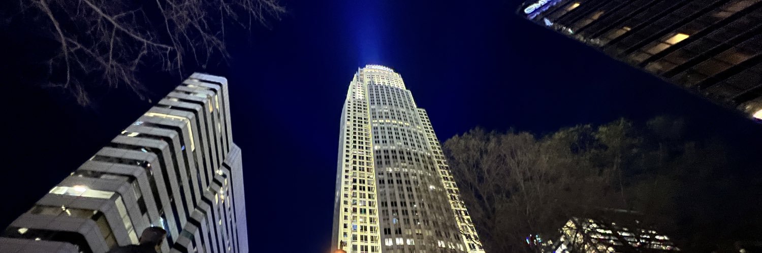 Dɯαყɳҽ’s World banner