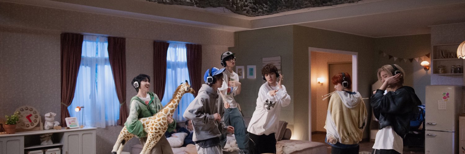 Ali¨̮🚪✨ banner