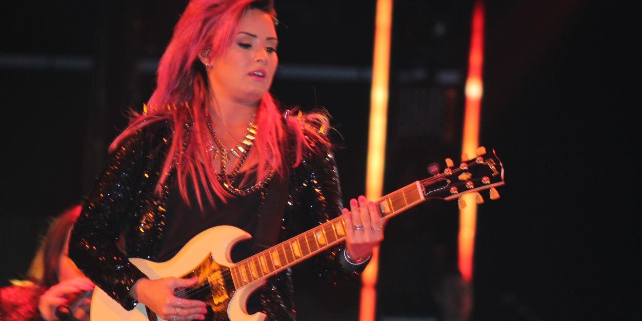 StayingWithDemi's profile banner image