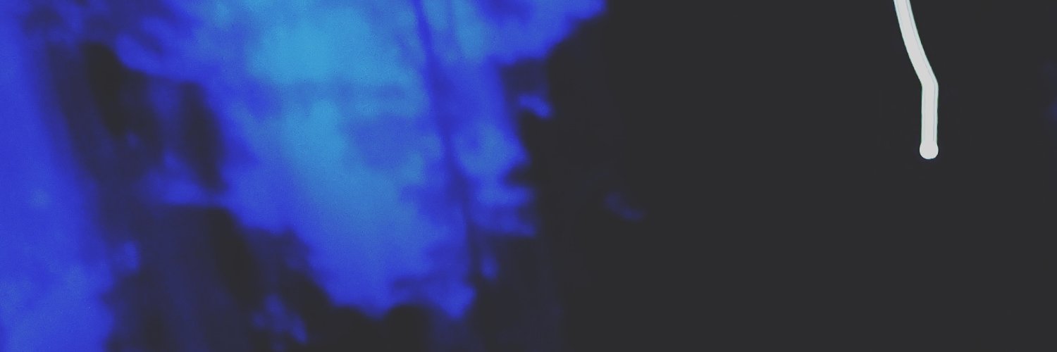 razmoIV's profile banner image