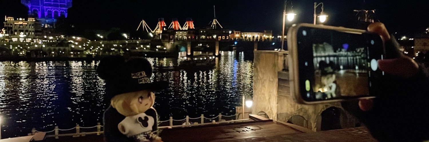 dora78q's profile banner image