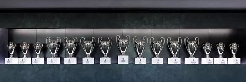 R0b banner