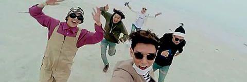 G banner