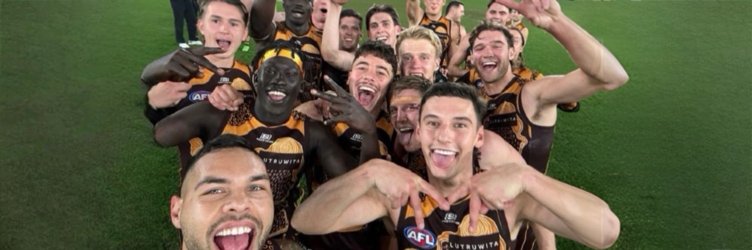 sarah 🤎💛 banner