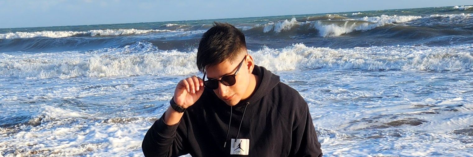 ivannnnL's profile banner image