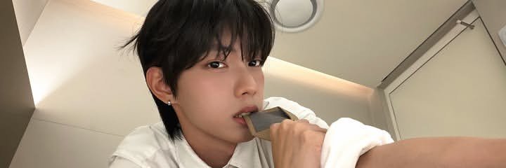 junnillvee's profile banner image
