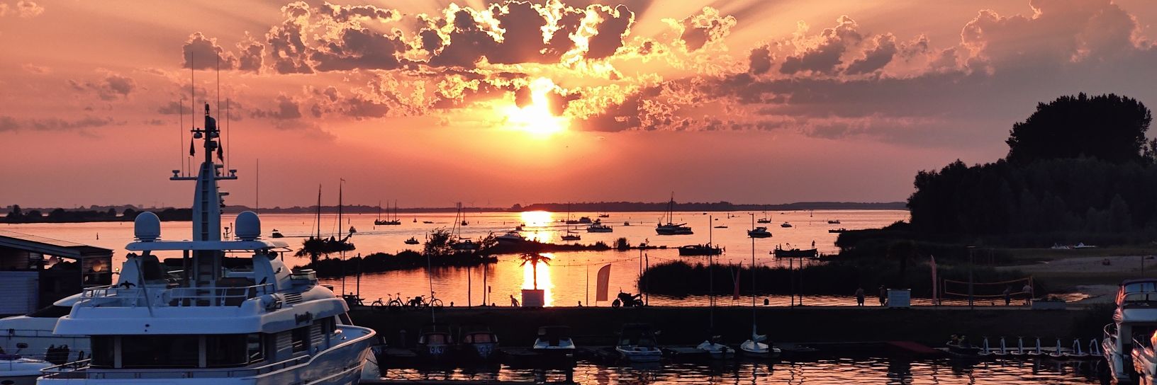 Aino 🇳🇱 banner