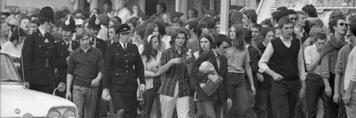 Dave H Apologetic to Labradors Buster and Rodney banner