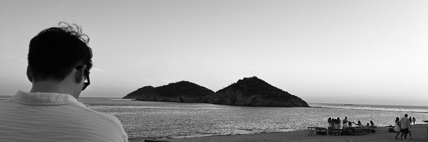 Karlamrv's profile banner image