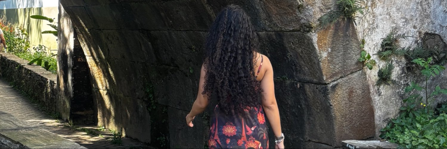 Layaneclaro's profile banner image
