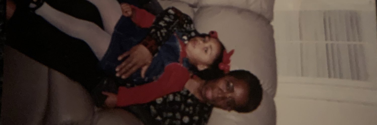 〽️emi 🦂 banner