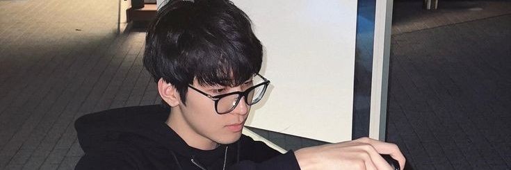 yu banner