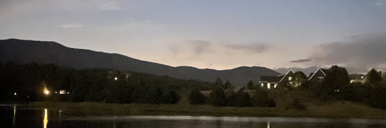uhtello_'s profile banner image