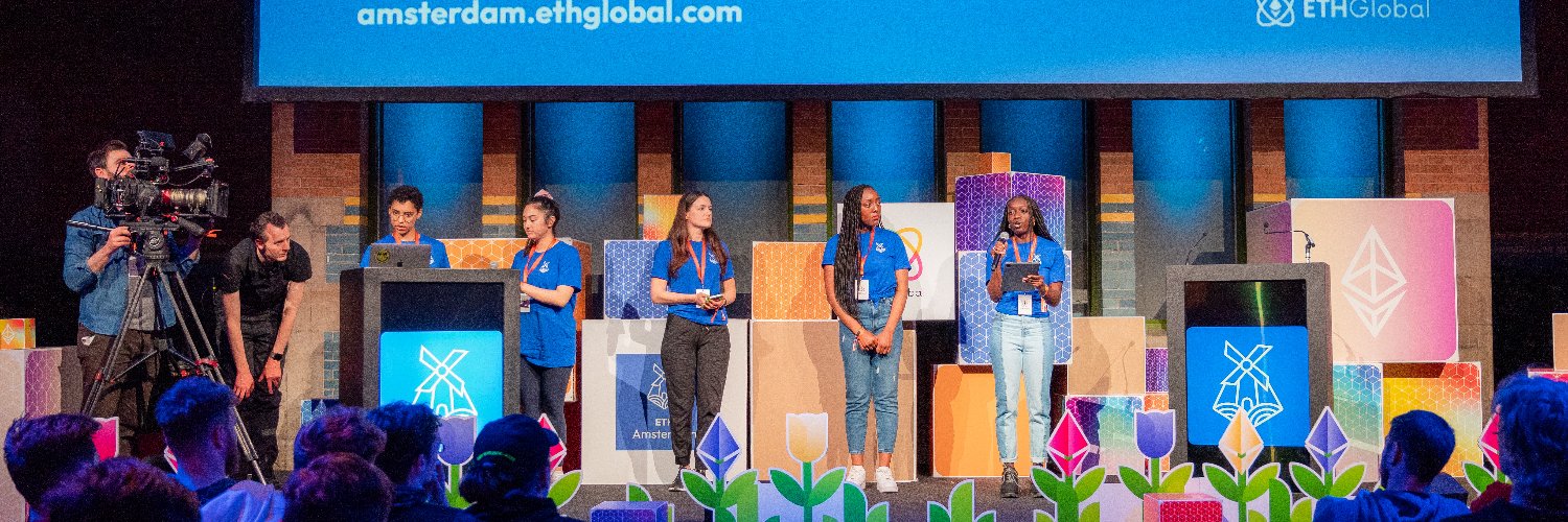 Christina Polyukh 🦋 ➩ building 👩🏻‍💻 banner