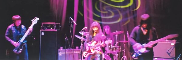 veintisietee7 Profile Banner