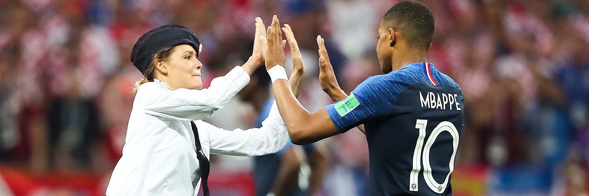 André Leslie banner