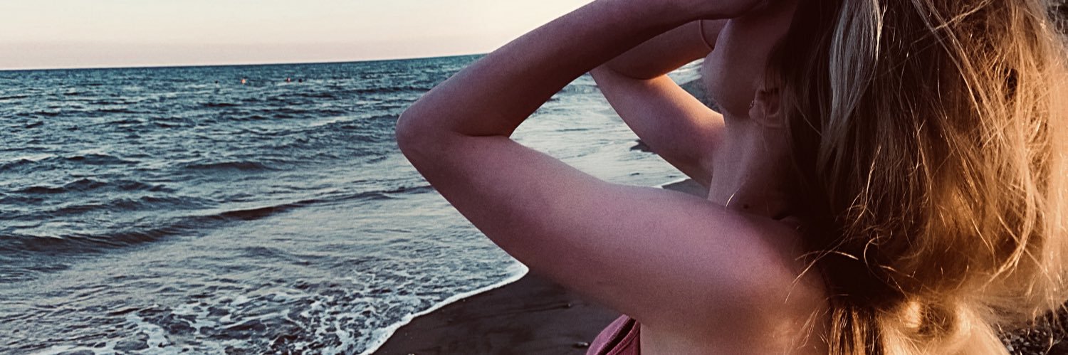 damlaycam's profile banner image
