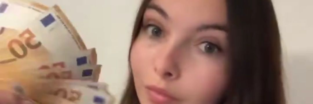 debiledeleslie's profile banner image