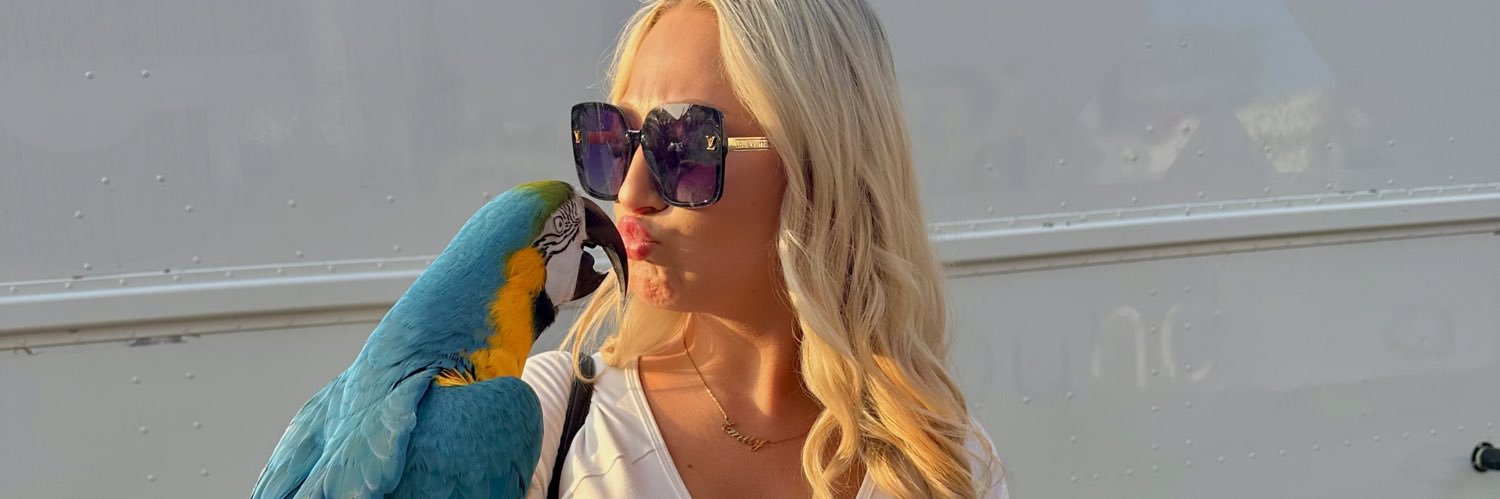 EmilyH_1316's profile banner image