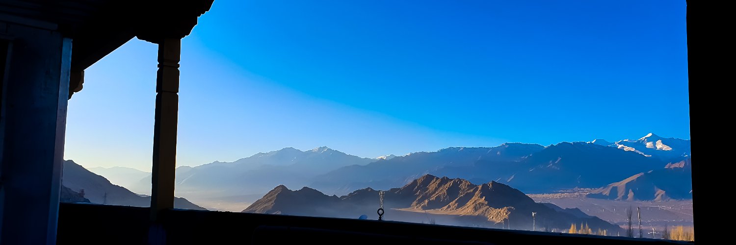 TweeTopper's profile banner image