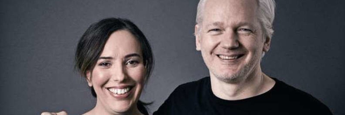 Free Assange Bologna banner