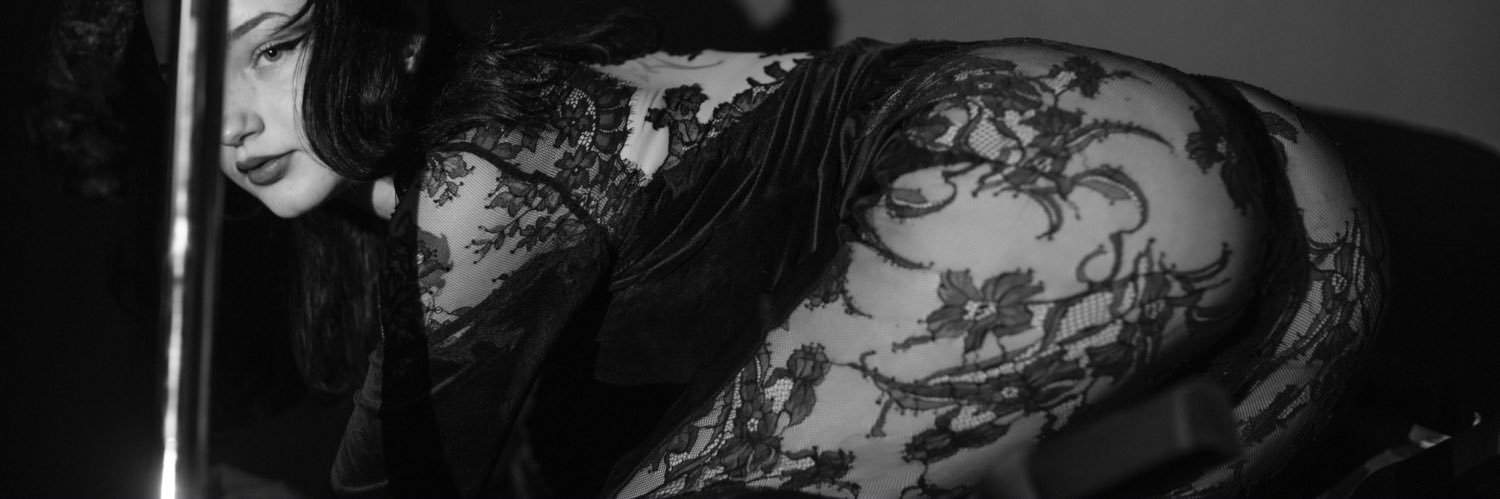 Joelina 🍒's banner