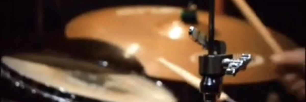 L👀k_us 🥴 banner