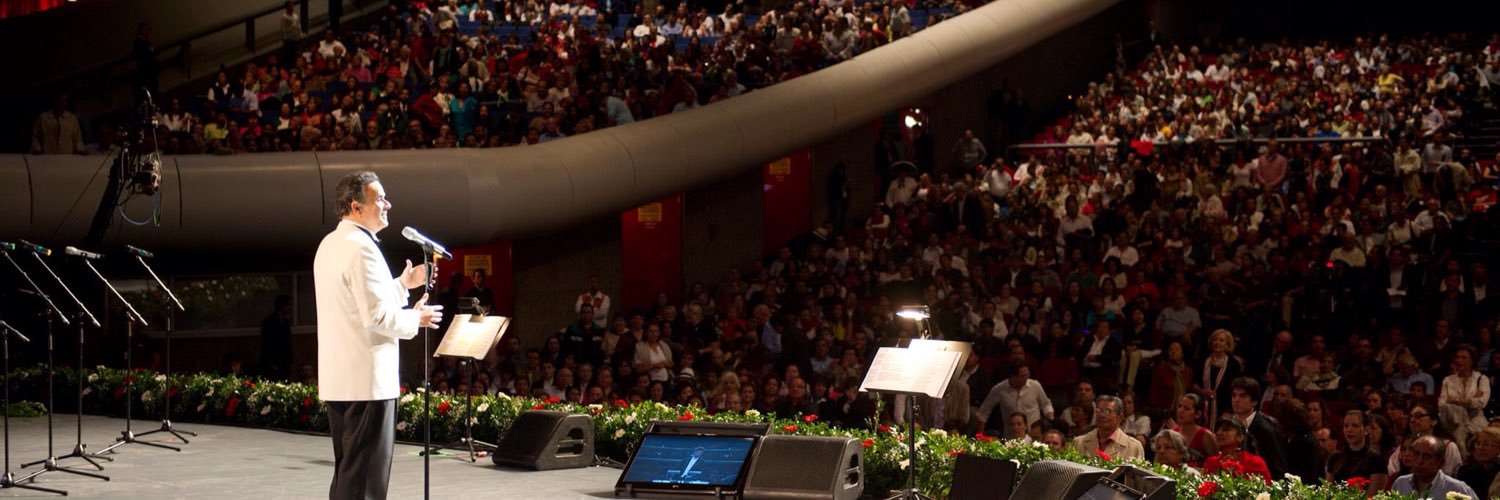 Fernando de la Mora banner