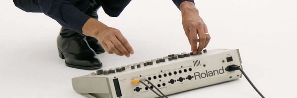 lonelykravitz's profile banner image