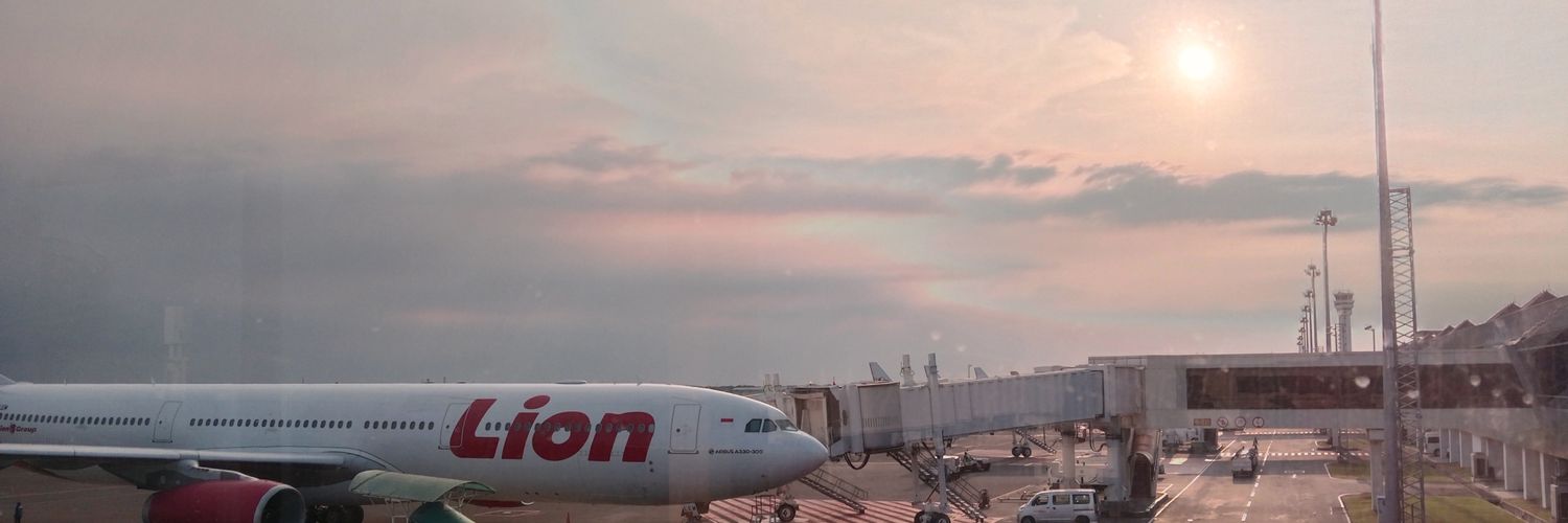 _emonzz's profile banner image
