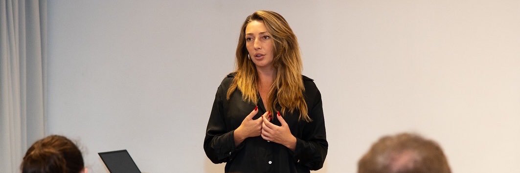 Esti Strashnoy banner