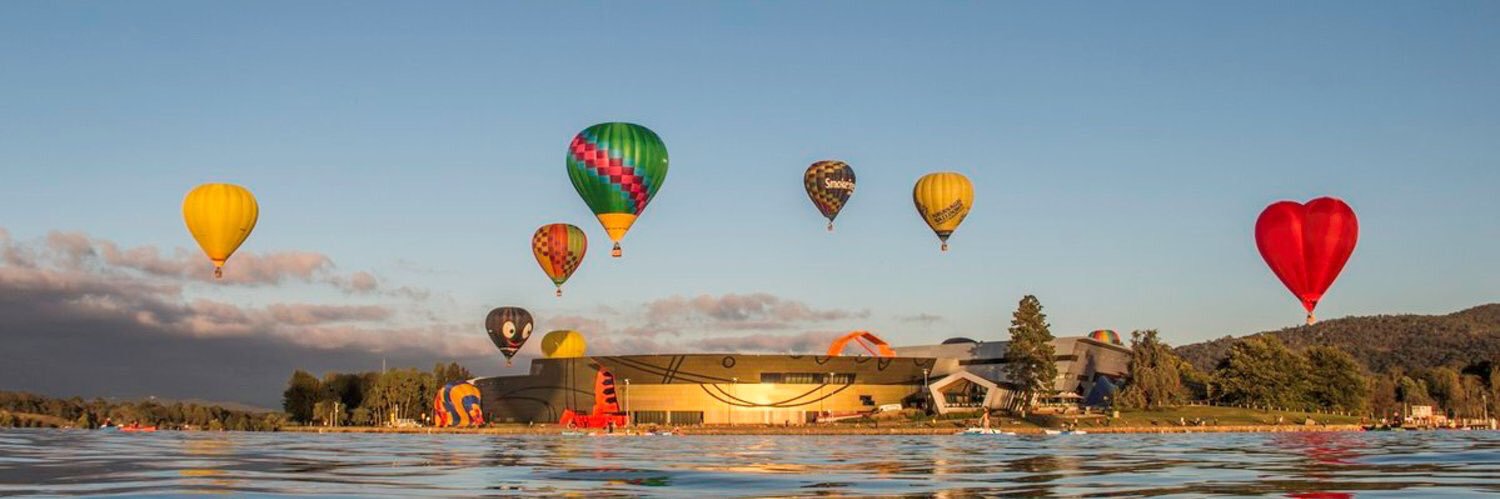 Andrew de Lautour banner