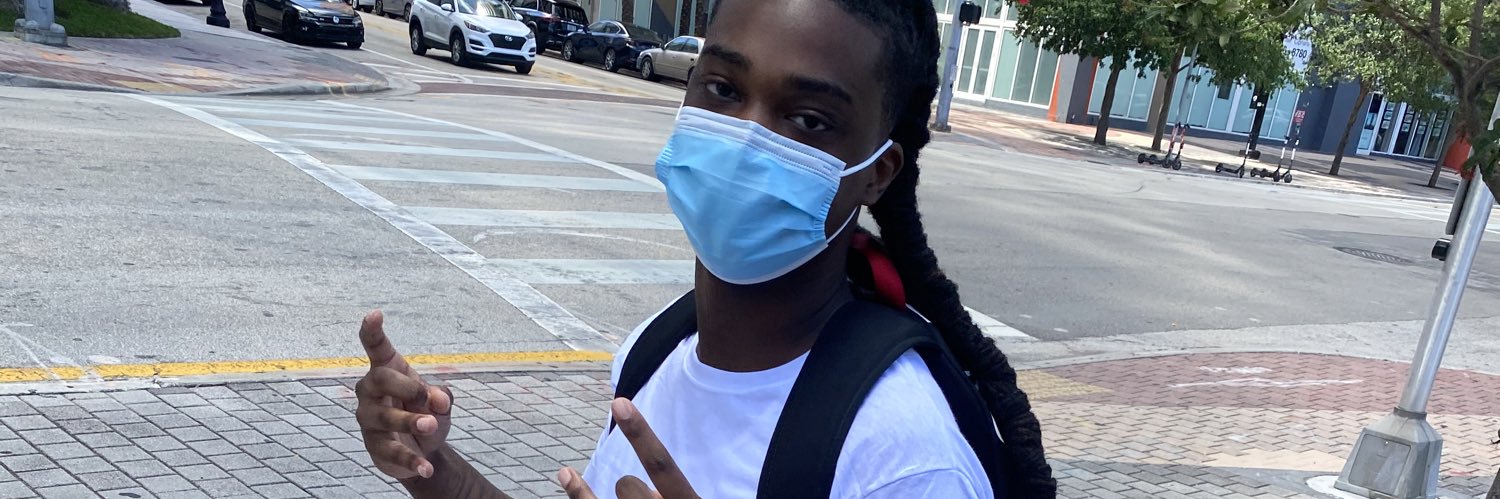 latrayy23's profile banner image
