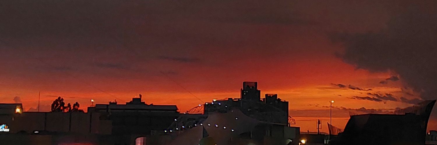 luminams's profile banner image