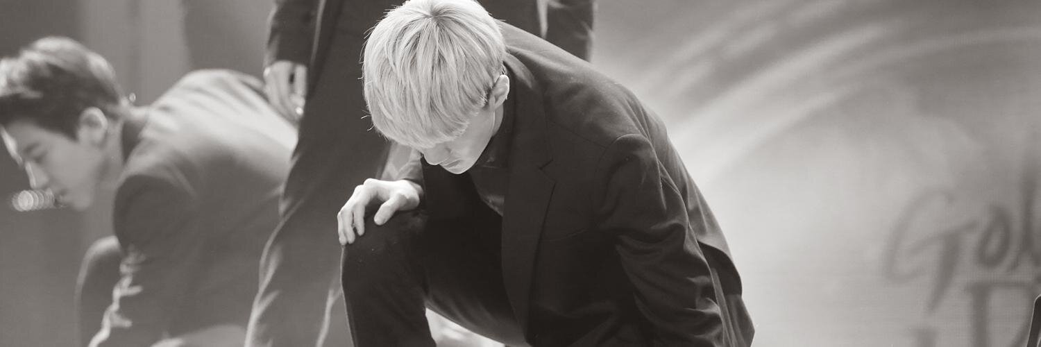 seho0n's profile banner image