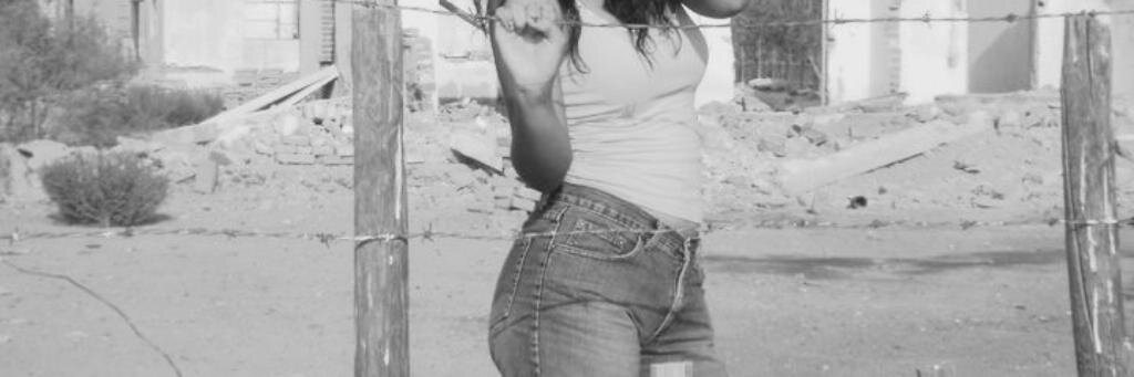 sarahiesquer's profile banner image