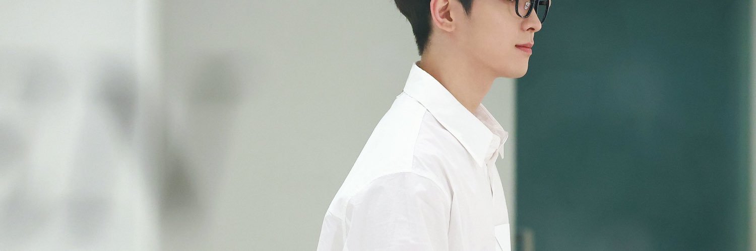 everyone_wom's profile banner image